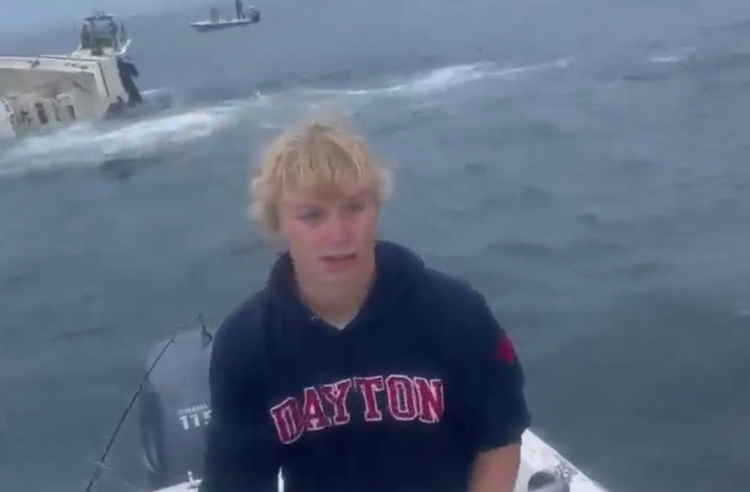 Ballena ataca bote en Estados Unidos (VIDEO)